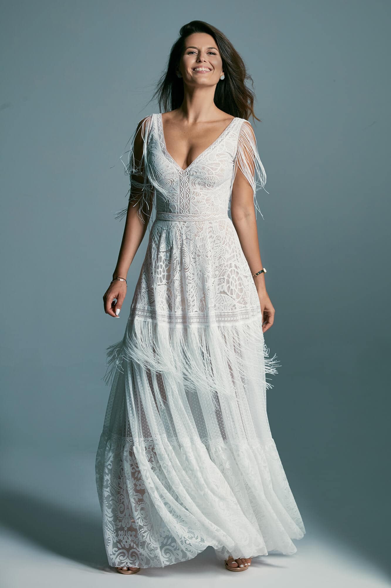 Koronkowa suknia ślubna bogato zdobiona, wykończona frędzlami Santorini 5