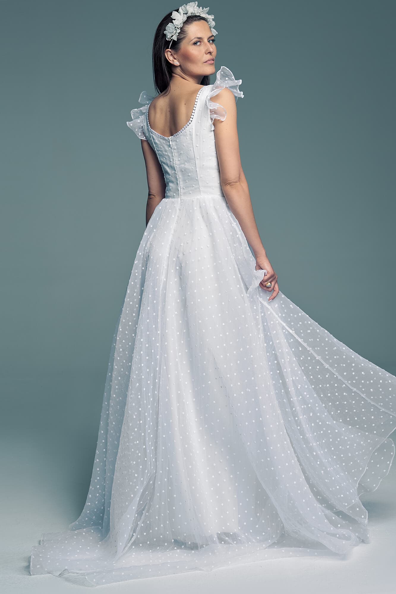 STERLING, Princess-cut wedding dress with square neckline