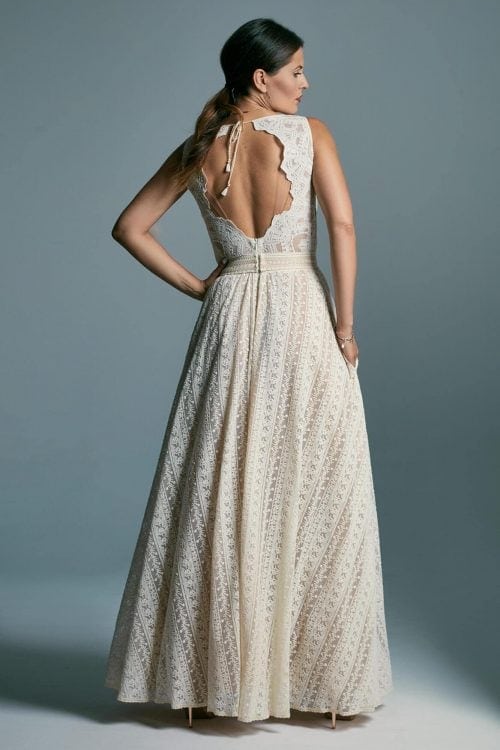 Suknia ślubna o kształcie klepsydry z szerokimi ramiączkami Barcelona 13