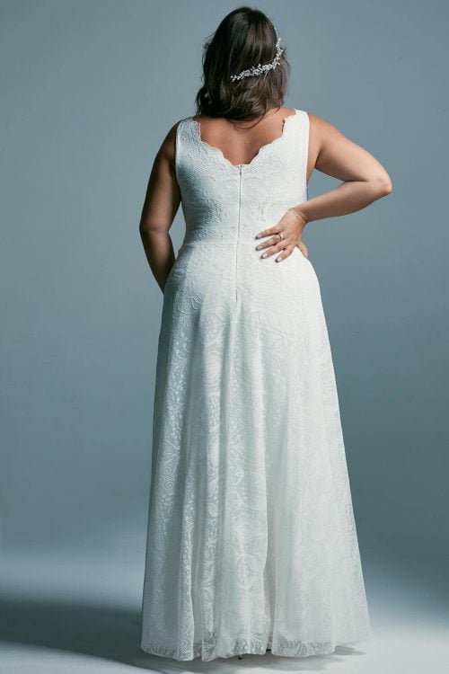Plus size wedding dress - a classic princess with soft lace Porto 41 plus size
