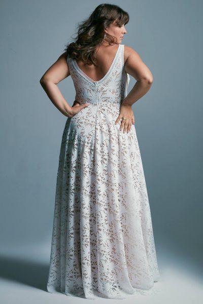Feminine plus size wedding dress in warm white color Santorini 1 plus size