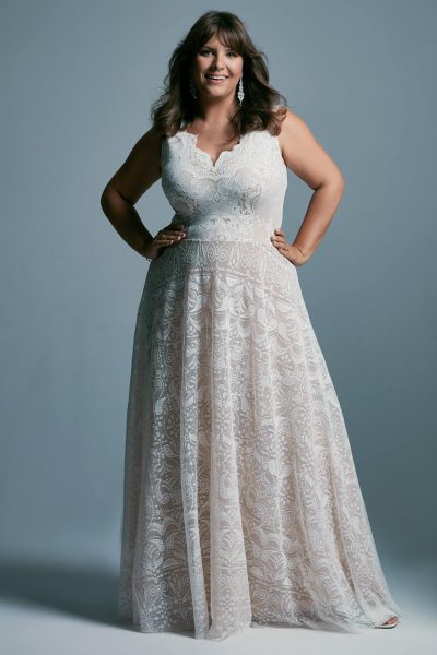 Plus size wedding dress with a sloping A-shaped skirt Porto 47 plus size