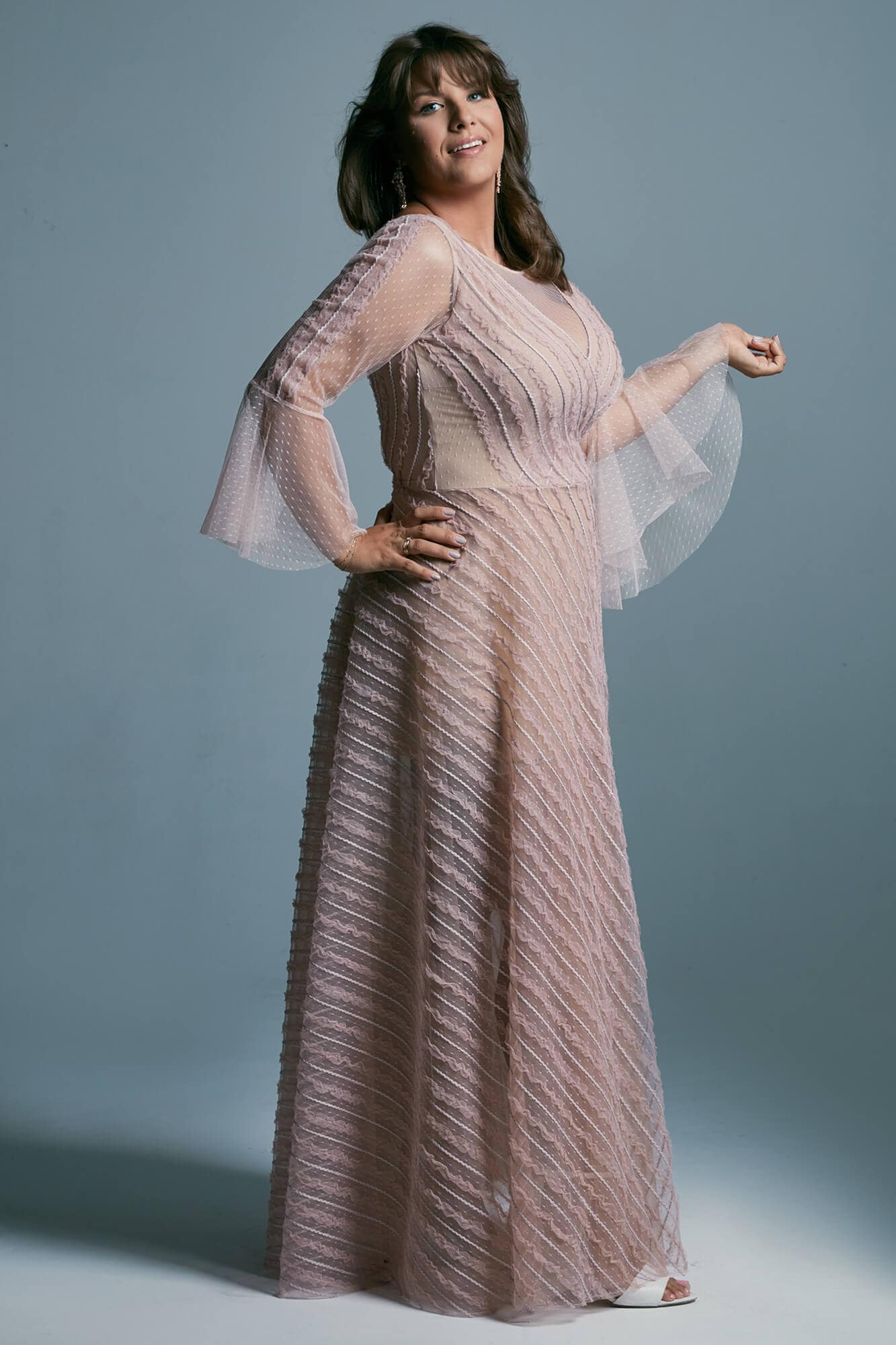 Plus size tulle wedding dress with bell-shaped sleeves Venezia 2 plus size