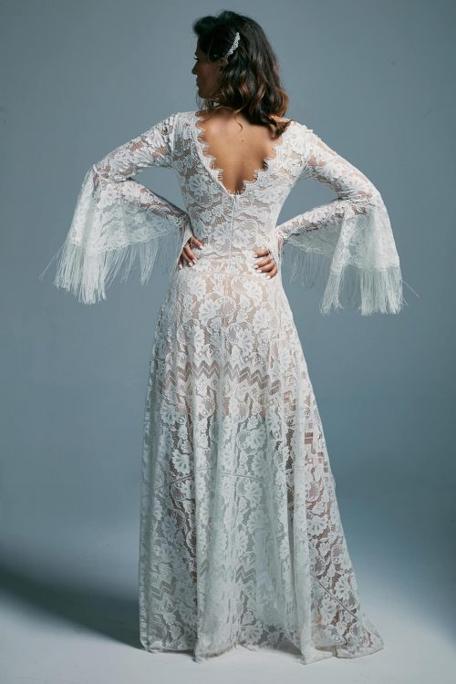An airy wedding dress with a V-neck and decorated sleeves Porto 44