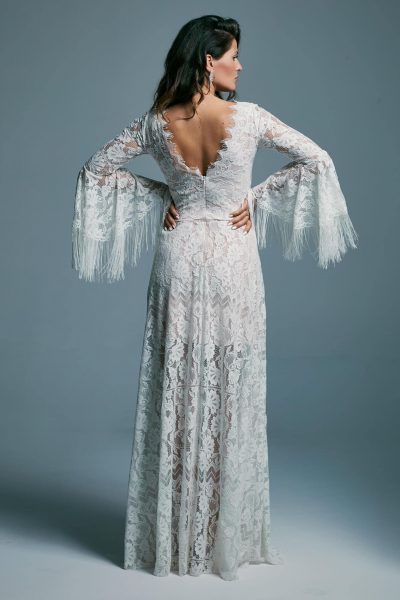 Wedding dress with a side slit, decorated with fringes Porto 39