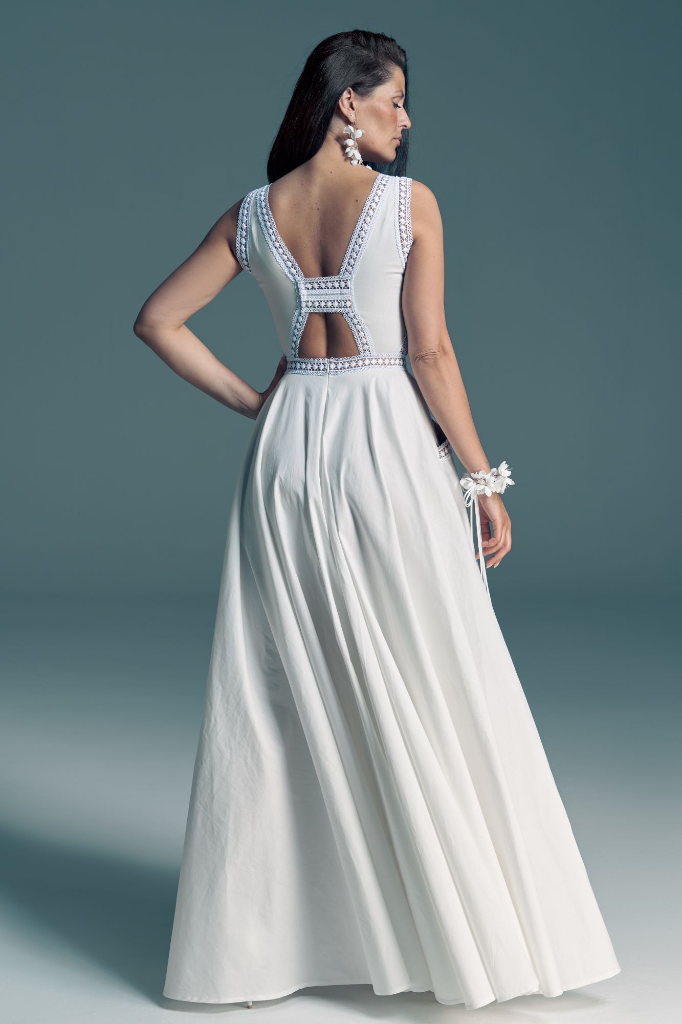 Suknia ślubna 3 - wyprzedaż cyrkularna - obrazek 2