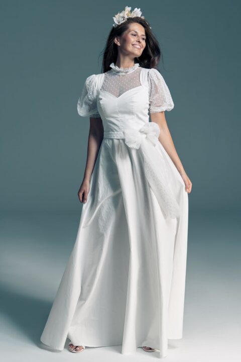 suknia ślubna z bufkami i odkrytymi ramionami, w kolorze białym